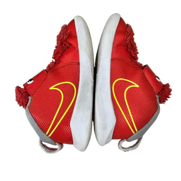 Nike Team Hustle D 9 Monster Shoes Red Fuzzy Toddler Size 9C Rare Kids - Picture 3 of 7